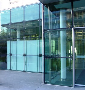 gebo-Punkthalter-Isolierglas-CI-36-50-BayWa-Zentrale-Muenchen02